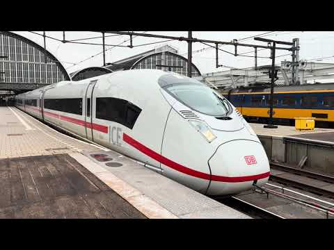 Treinen op het Station Amsterdam Centraal 2025