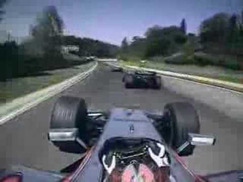Imola 2006 - Webber passes Raikkonnen