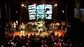 Wisdom In Chains- Fighting in the Streets