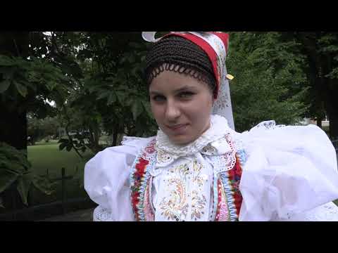 TVRDONICE-67.PODLUŽÍ V PÍSNÍ A TANCI (54.)-Jak se strojila u Marušky Nešporové do kroje pravnučka 4.