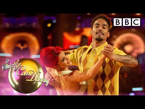 Dev and Dianne Foxtrot to ‘Build Me Up Buttercup’ | Week 1 - BBC Strictly 2019