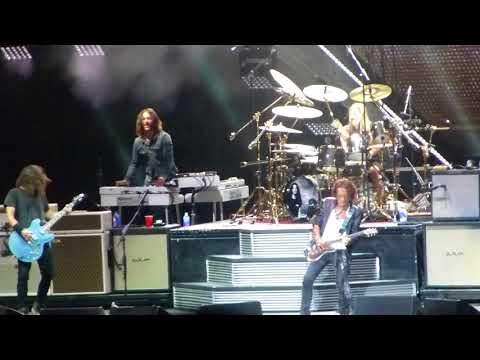 Draw the Line- Foo Fighters w/Joe Perry (Cal Jam 10-7-17)