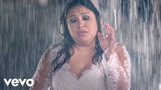 Lágrimas Y Lluvia Music Video