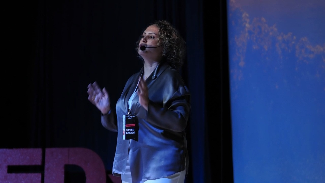Başarıya Giden İlk Basamak:Merak | Duygu Karaca | TEDxBCN College Youth