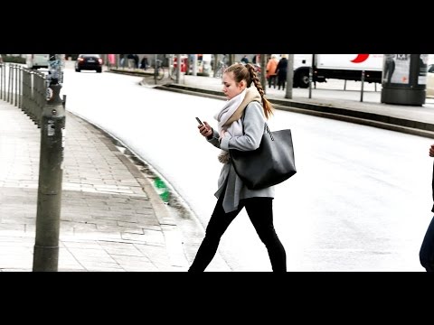 Generation „Kopf unten“ Angriff der Smombies!