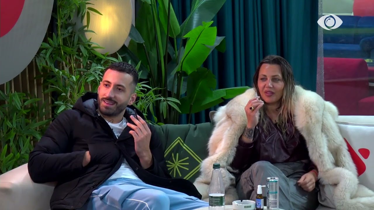 Momente gazmore/ Loredana dhe Kelly shijojnë muzikën