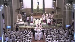 Pope Francis' processional at Manila Cathedral