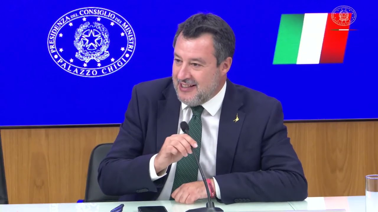 SALVINI: "MENTRE LA SINISTRA PROPONE PATRIMONIALI, NOI ABOLIAMO IL BOLLO AUTO"