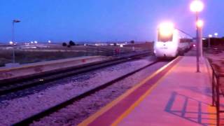 preview picture of video 'Tren RENFE en estacion illescas'