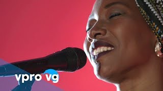 Fatoumata Diawara - Fenfo: Don Do (live @TivoliVredenburg Utrecht)