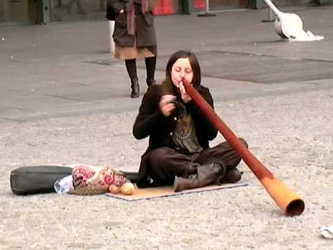 Beaubourg & La Boss du didgeridoo