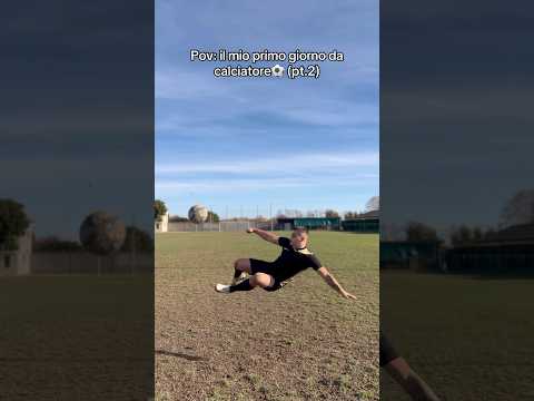 IL MIO PRIMO GIORNO DA CALCIATORE!⚽️😂(PT.2)#ridere#perte#calcio#ironia#campo#partita#sketch#shorts