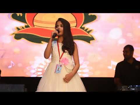 Charisa Raghuvanshi Lag Ja Gale...