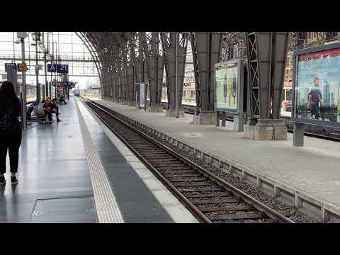 Einfahrt der vlexx als RE 3 von Saarbrücken in den Hauptbahnhof Frankfurt/Main