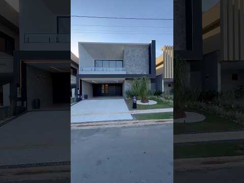 Sobrado com armários planejados, a venda no condomínio Jardins Capri / Sen. Canedo Go (62)982449740