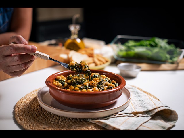 GARBANZOS CON ESPINACAS en 20 minutos: receta sevillana
