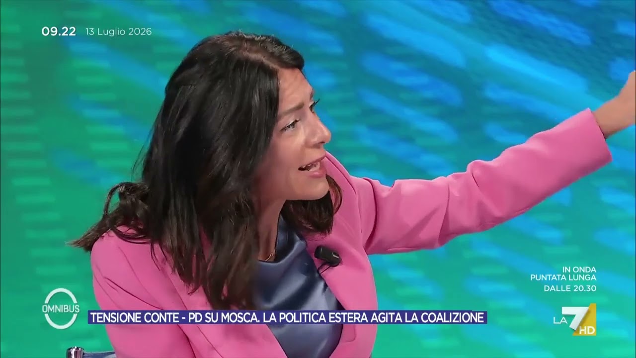 Campo Largo, Pina Picierno commenta la foto di Napoli: "Dove è il centro? Problema il ...