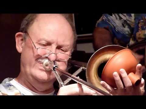 Red Wing Jazzband (NL) plays 'Savoy Blues'
