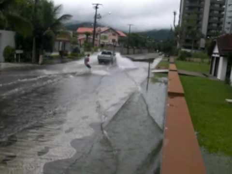 wakeskate in street 2