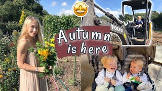 COSY VLOG PREPARING FOR AUTUMN | Digger Fun, Picking Flowers & First Look At This Years Pumpkins