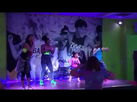 My daughter and I ❤️❤️❤️#zumbatwins #zumbalove. “Pegale con to-Grupo Bip