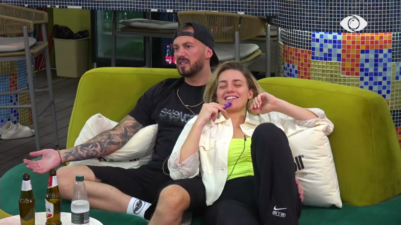 “Ti qan kollaj, jo qesh”/Juli debaton me Romeon: Po bën humor me situatën time