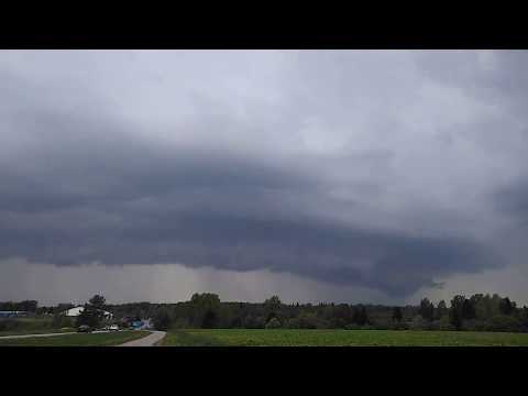 Single cell and squall line thunderstorms 22.5.2019