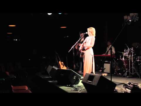 Katie Carroll "Desperada" - Poor Davids Pub