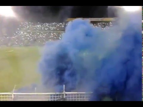 "Recibiemiento de Atlético Tucumán vs. Racing Club." Barra: La Inimitable • Club: Atlético Tucumán