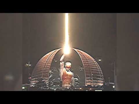 Man Opens Dome and Unleashes Light in Stunning Las Vegas Sphere Show