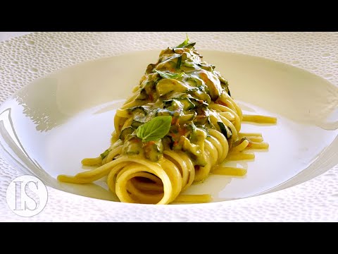 Spaghetti alla Nerano in un ristorante 3 stelle Michelin di Nerano con la famiglia Mellino