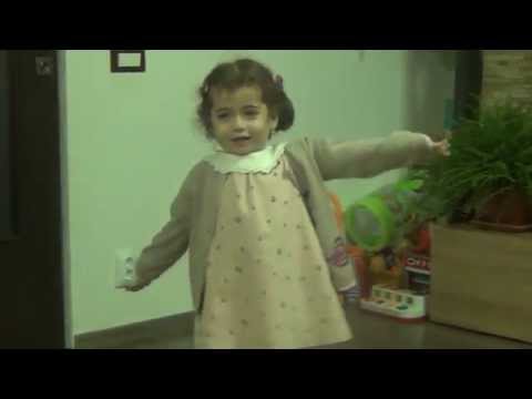 "A fost odata un castel" interpretat de Kalinda la 2 ani si jumatate