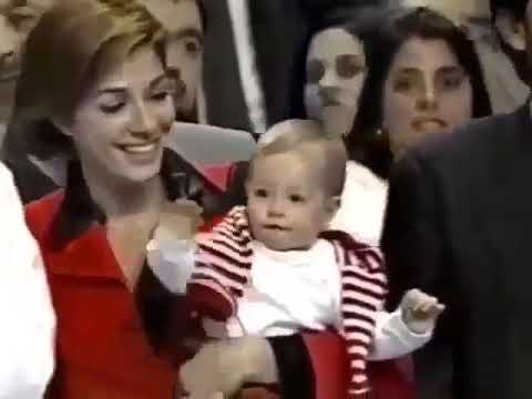 Catherine Fulop con Oriana chiquita 😍❤️