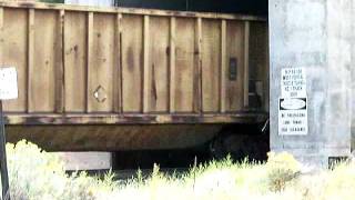 preview picture of video 'train coming out of tunnel near Thistle Utah in 9-17-2011'