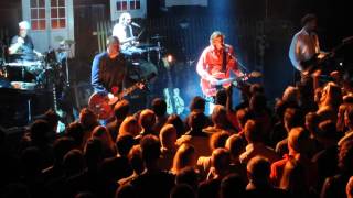 deLillos - Suser avgårde alle mann (live på Riksscenen)