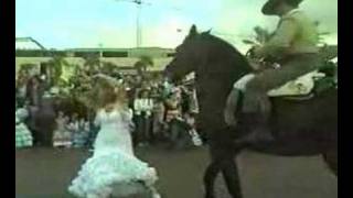 preview picture of video 'Feria  Abril Las Palmas de Gran Canaria Sevillanas Ecuestres Doma Vaquera Arucas'