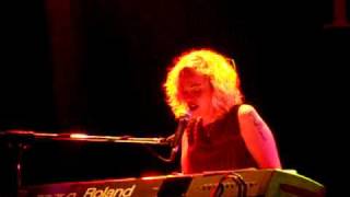 Anneke, Roxy, 1jun2010 (Day After Yesterday).wmv