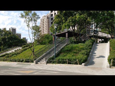 Os slides no PARQUE GUANXIN (Guan Xin Gong-yuan), cidade de Hsinchu, TAIWAN