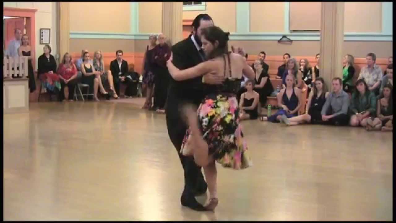 Cristian Sierra & Fernanda Valdovinos • Sin Palabras • Francisco Lomuto : Fernando Díaz