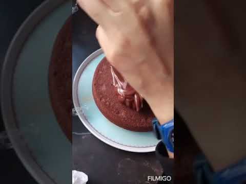 chocolate cake yung grabe Ang effort tapos maya maya nasira siya hahhaha