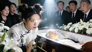 玄学少女兼职哭丧，发现棺材板在动！开天眼一看，首富大佬还有气！救活后他非认我当孙女，从此全城大佬排队等我“送终”。#女频#甜宠#复仇