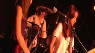 Banda Pandora - Tsunami Bomb - Being Alright