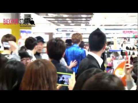 [1080P]120422 EXO-K Mokdong Fansign - Baekhyun went the wrong wayㅋ