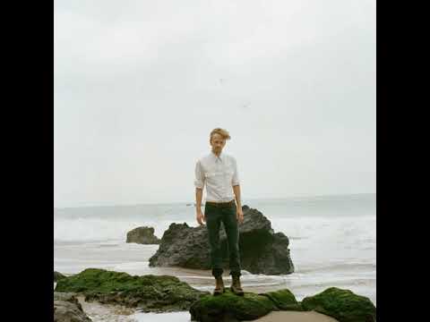 Paul Bergmann And The Fair Moans - Valentina