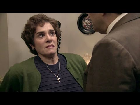 Amar C717 - Benigna sufre la desagradable visita de Máximo