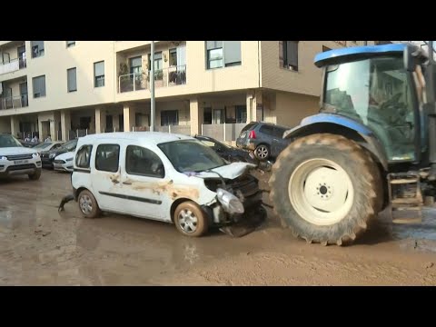 Video Thumbnail: Clean-up work continues week after deadly Spain floods | AFP