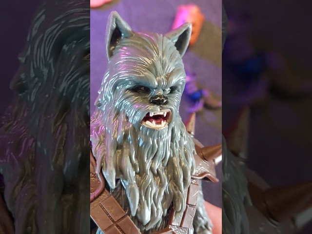 Vídeo relacionado con Figura Wookiee (Halloween Edition) Star Wars Edición Especial The Black Series 15 cm