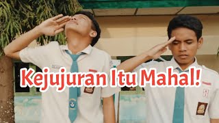 Download lagu Kejujuran Itu Mahal || Film Pendek Anak SMA mp3