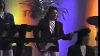 La Sombra De Tony Guerrero - Como No Te He De Querer - Intocable - The Johnny Canales Show