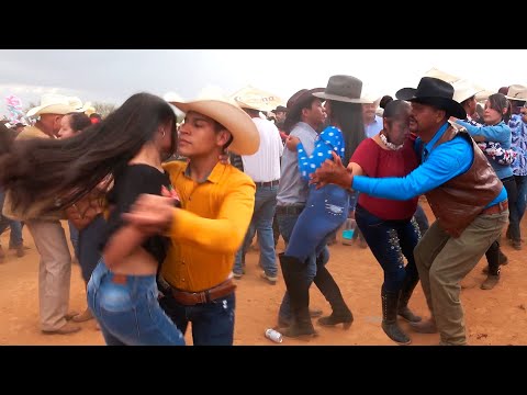 Baile en 6 de Enero Fresnillo - Los Ayudantes de Huacasco